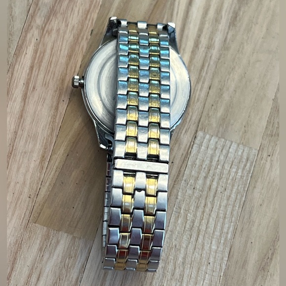 Timex Men’s Watch Indiglo Easy Reader Two Tone Stretch Bracelet Dark Gray Dial - Picture 9 of 10